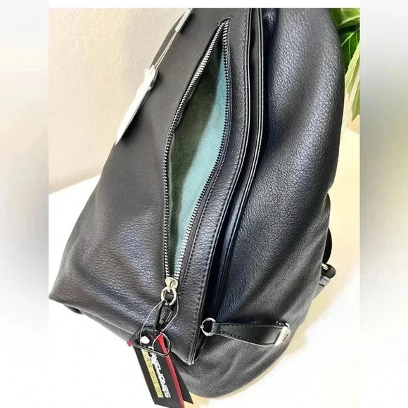 NWT Elegant Women Backpack Travel Carry-on Shoulder David Jones High Quality - Picture 4 of 5